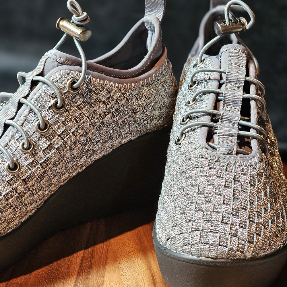 Woman's Steve Madden Platform Shoes